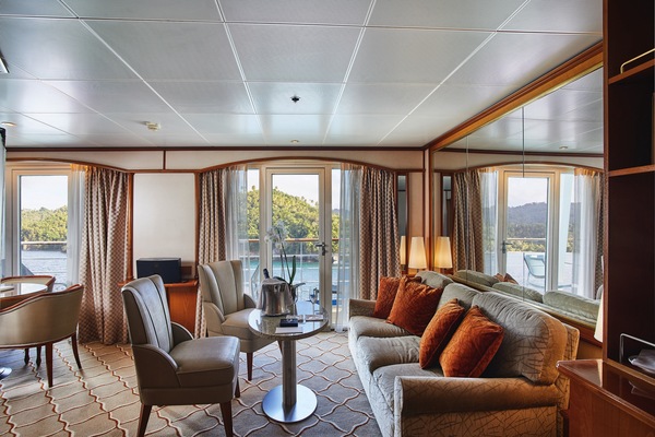 Silversea Cruises Silver Wind Silver Suite Living Room 2 ©Silversea Cruises Ltd.jpg